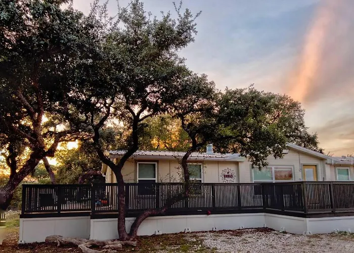 Charming Riverfront Home - Casa Topo @ Sparrowbend